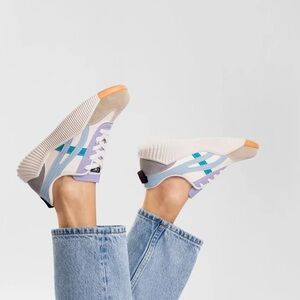 WOMENS SNEAKERS DE FLORANCE
NWOT NON SMOKING HOME IN BOX